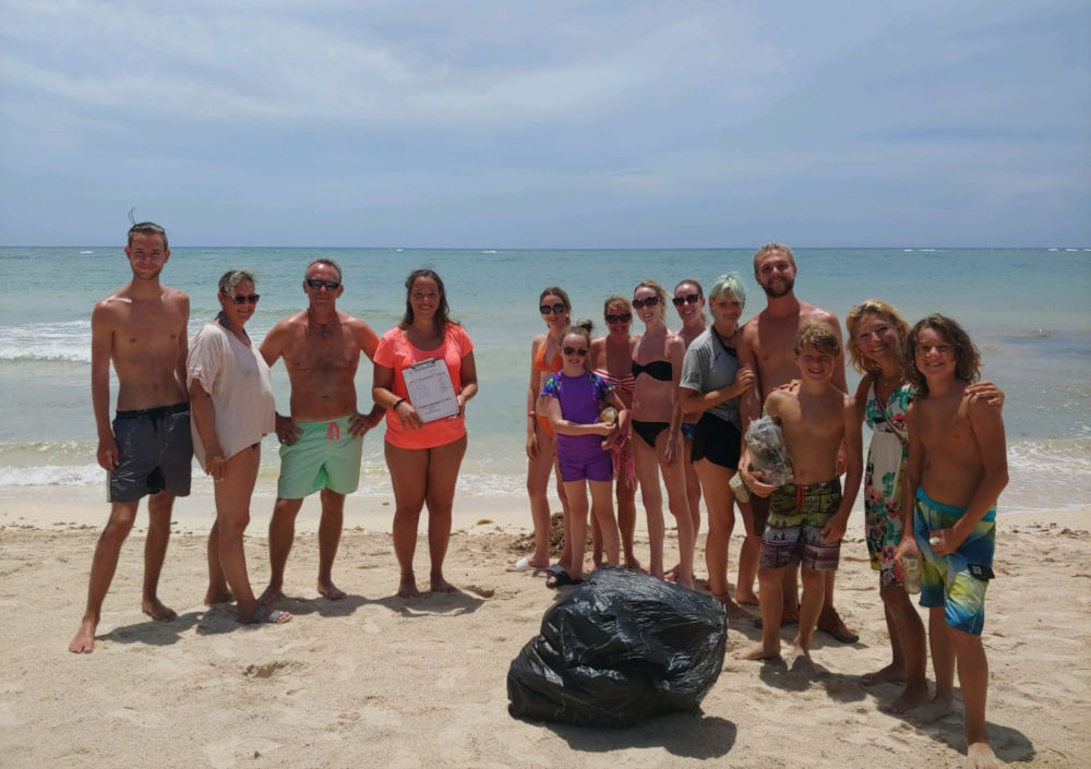Beach-cleaning-Mexiko